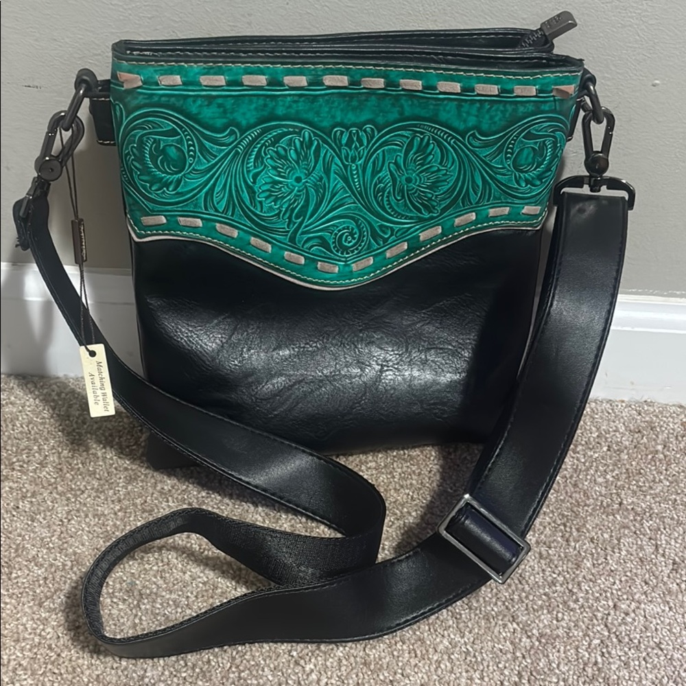 CONCEALED Carry. LEATHER TRINITY RANCH Crossbody Bag